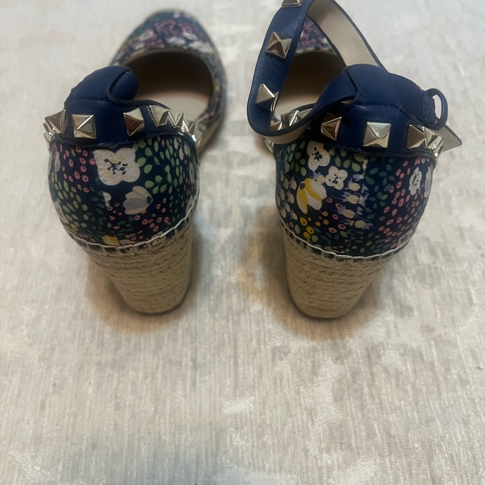 MARC FISHER PRINT ESPADRILLES - Picture 3 of 3